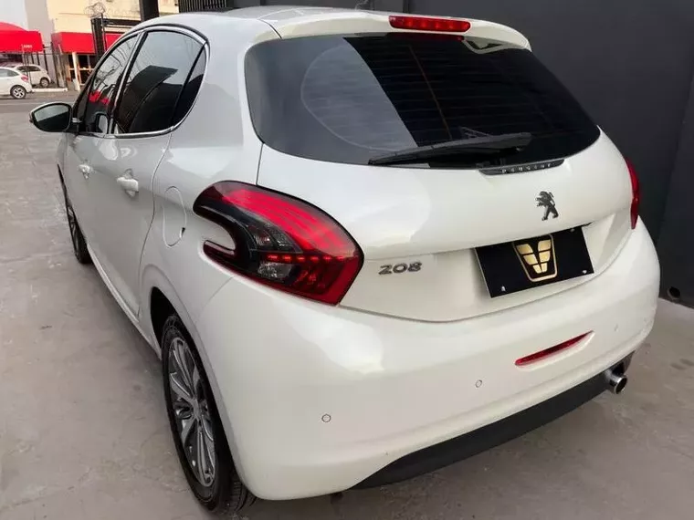 Peugeot 208 Branco 7