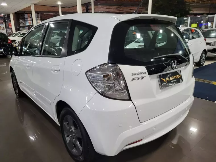 Honda FIT Branco 11