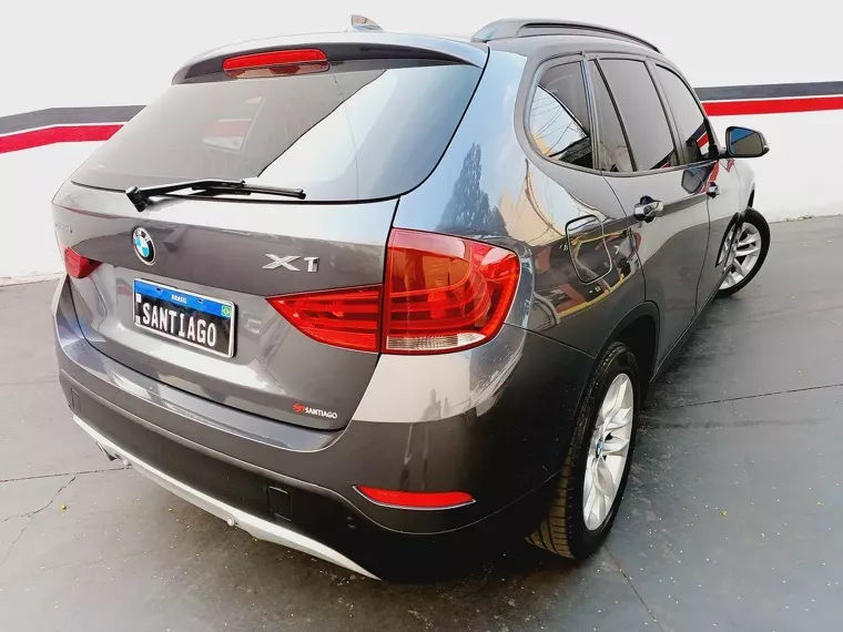 BMW X1 Cinza 5