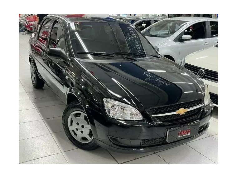 Chevrolet Classic Preto 2