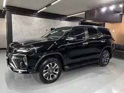 Toyota Hilux SW4