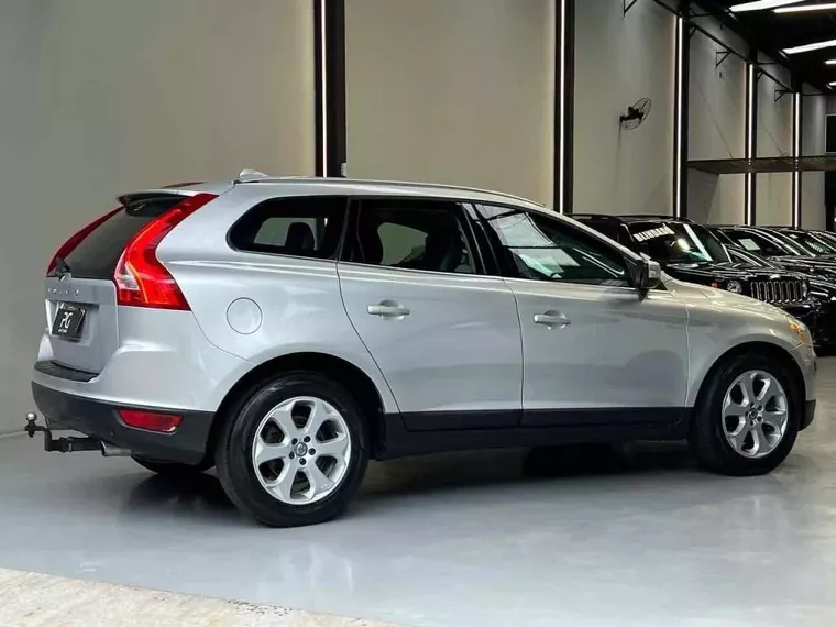 Volvo XC60 Prata 3