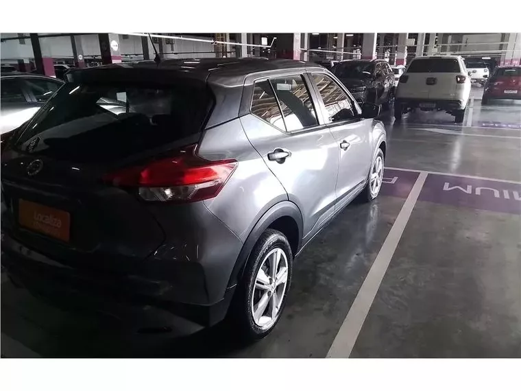 Nissan Kicks Cinza 18