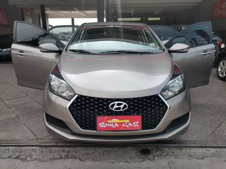 Hyundai HB20 Prata 9