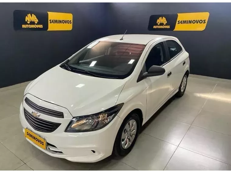 Chevrolet Onix Branco 18