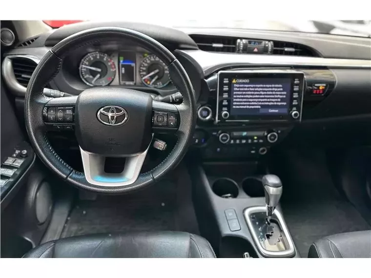Toyota Hilux Prata 18