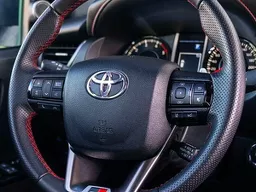 Toyota Hilux SW4