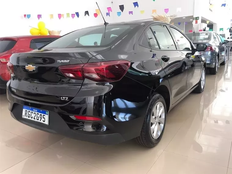 Chevrolet Onix Preto 9