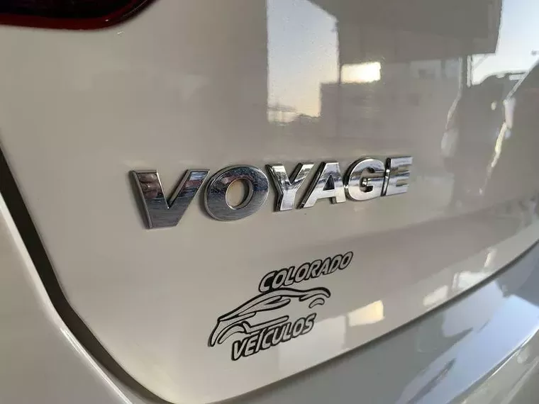 Volkswagen Voyage Branco 15