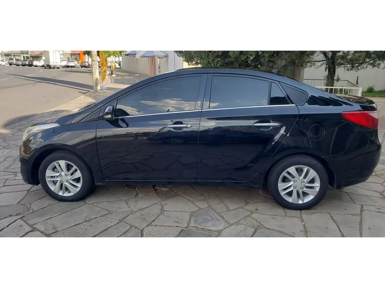 Hyundai HB20S Preto 14