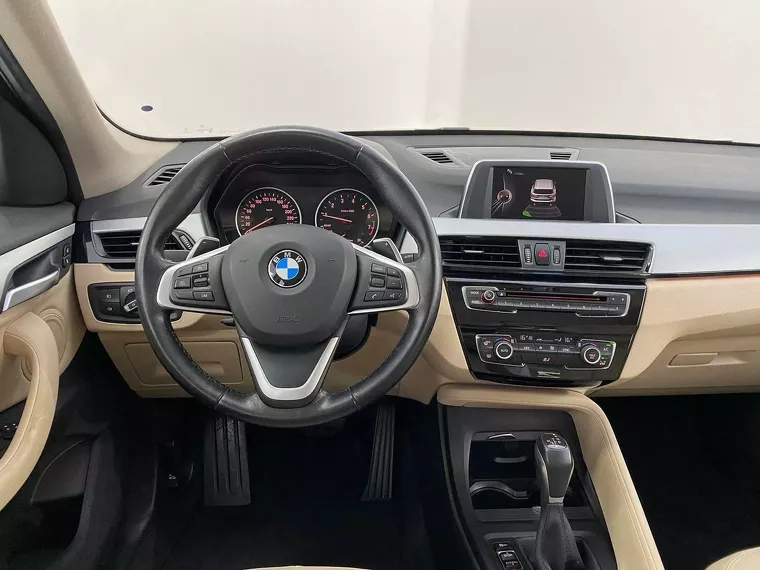 BMW X1 Prata 6