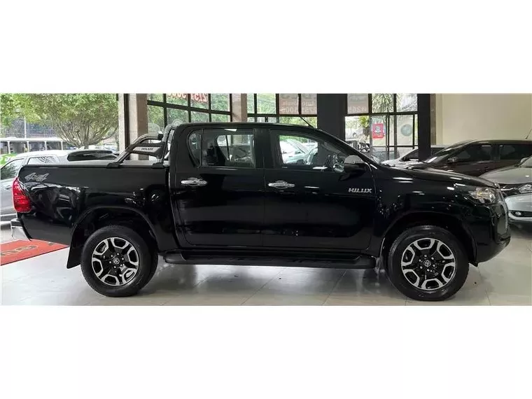 Toyota Hilux Preto 11