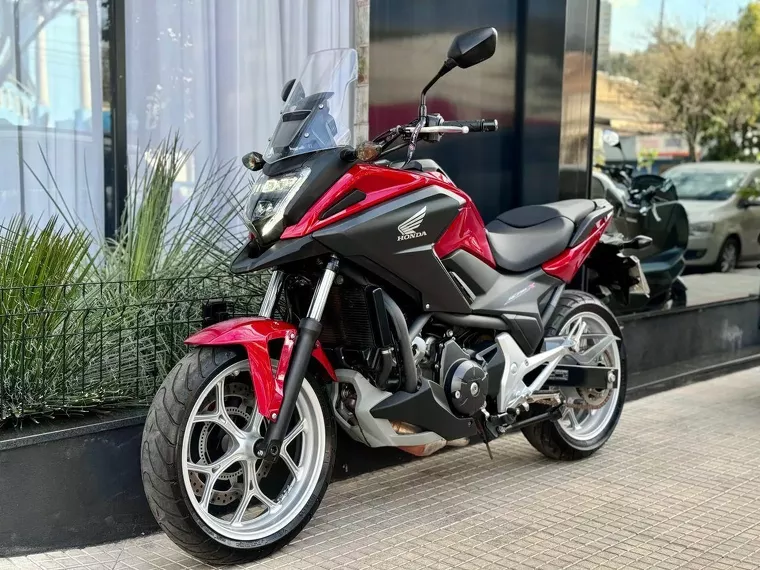 Honda NC Vermelho 7