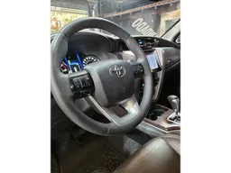 Toyota Hilux SW4
