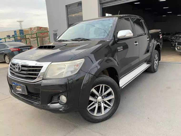 Toyota Hilux Preto 5