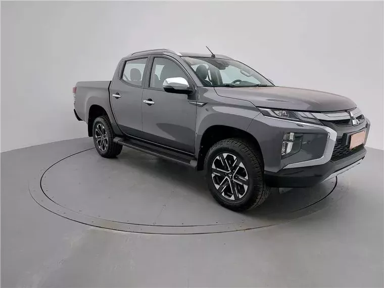 Mitsubishi L200 Triton Cinza 16