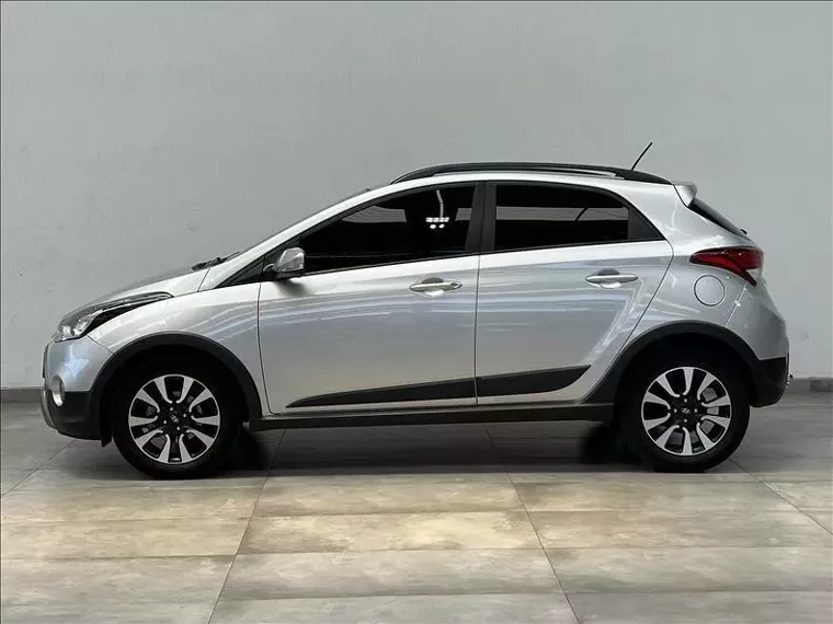 Hyundai HB20X Prata 13