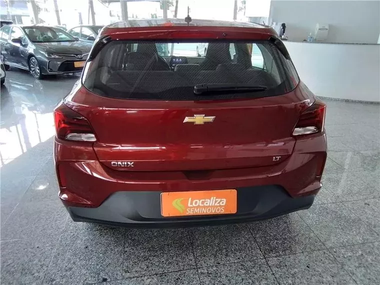 Chevrolet Onix Vermelho 2