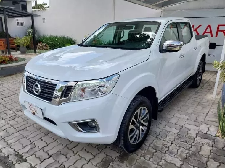 Nissan Frontier Branco 1