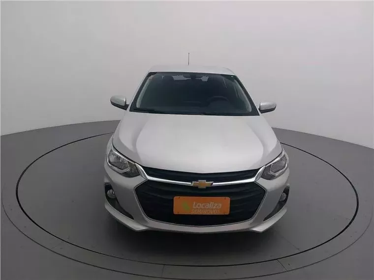 Chevrolet Onix Prata 7