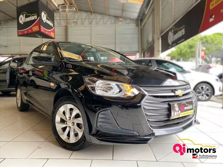 Chevrolet Onix Preto 3