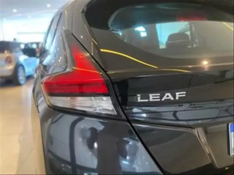 Nissan Leaf Preto 14