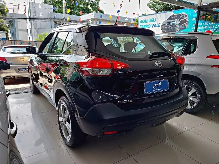 Nissan Kicks Preto 7