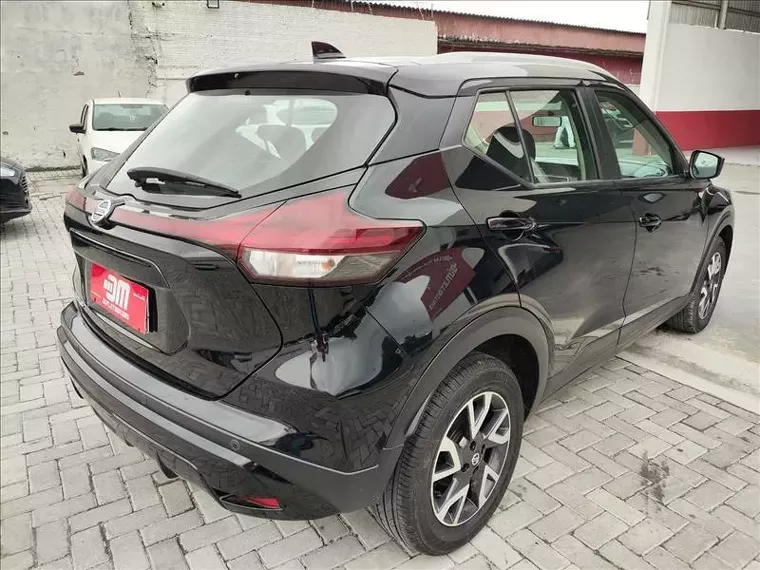 Nissan Kicks Preto 4