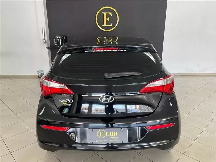 Hyundai HB20 Preto 11