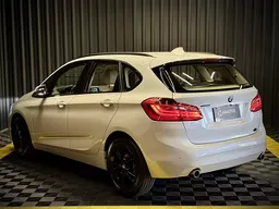 BMW 220i
