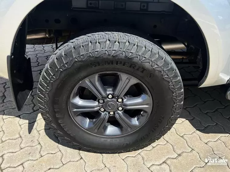 Nissan Frontier Prata 4