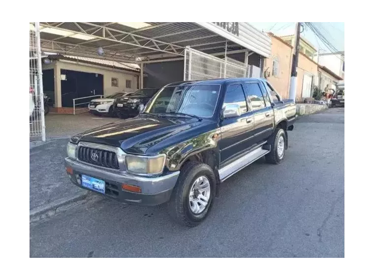 Toyota Hilux Verde 1