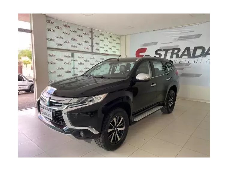 Mitsubishi Pajero Sport Preto 1