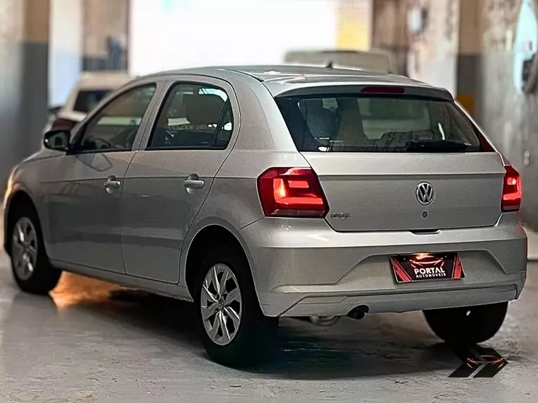 Volkswagen Gol Prata 6