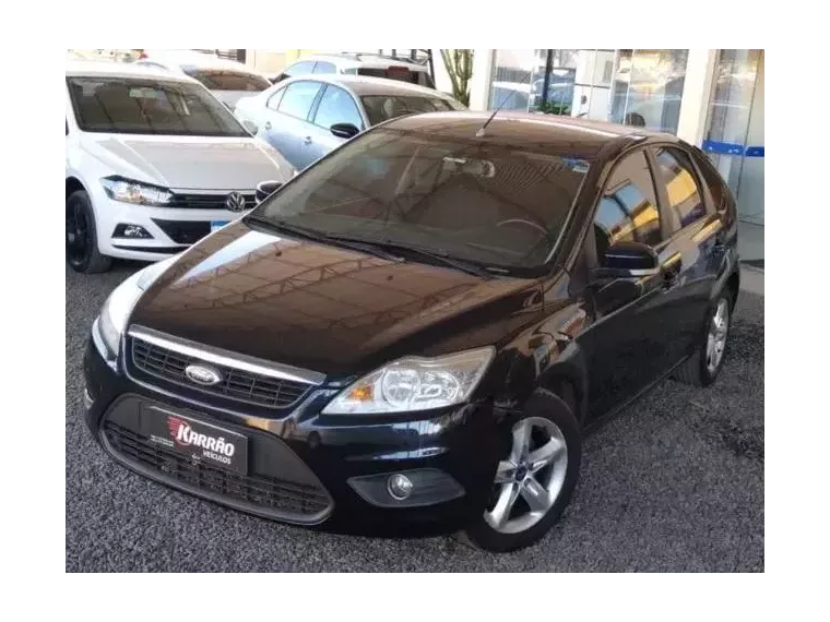 Ford Focus Preto 9