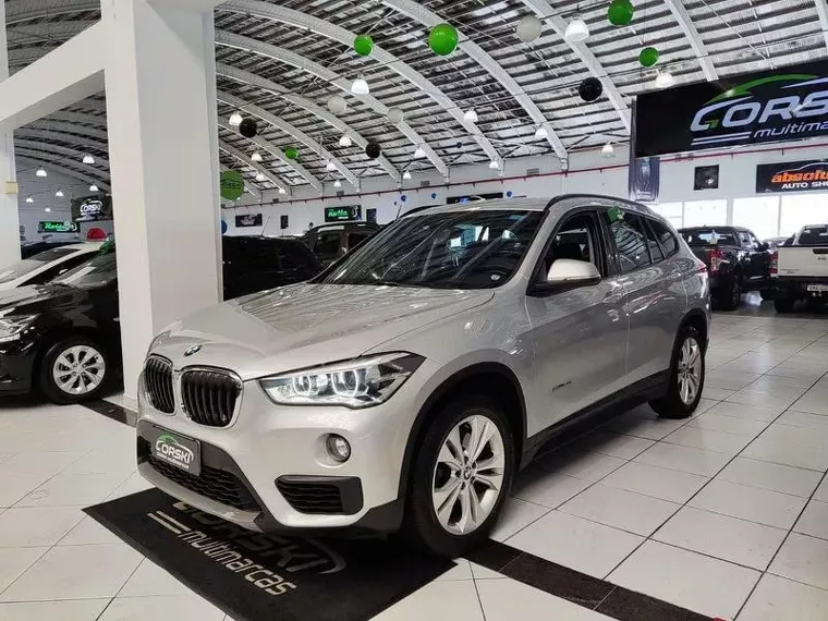 BMW X1 Prata 12