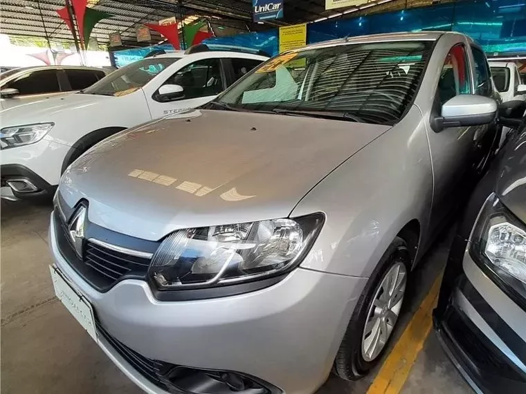 Renault Logan Prata 5