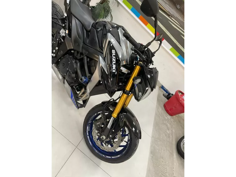 Suzuki GSX-S Preto 7