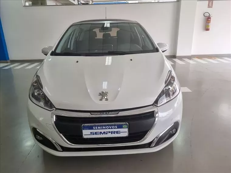 Peugeot 208 Branco 6