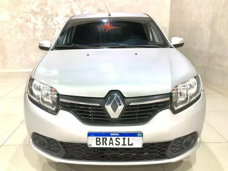 Renault Sandero Prata 1