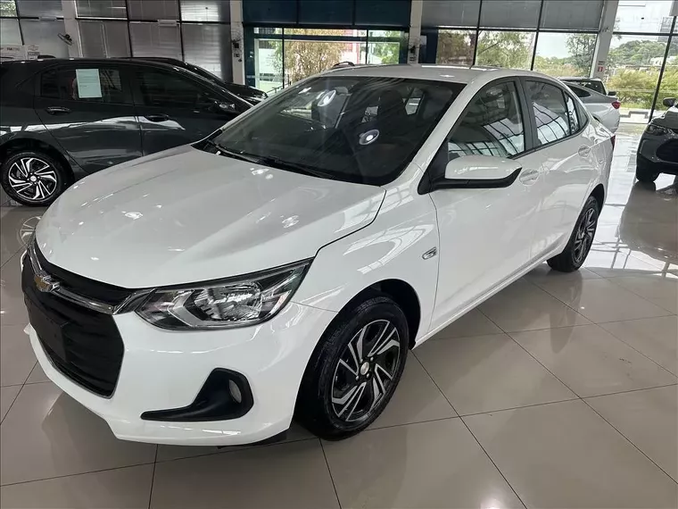 Chevrolet Onix Branco 8