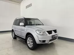 Mitsubishi Pajero TR4
