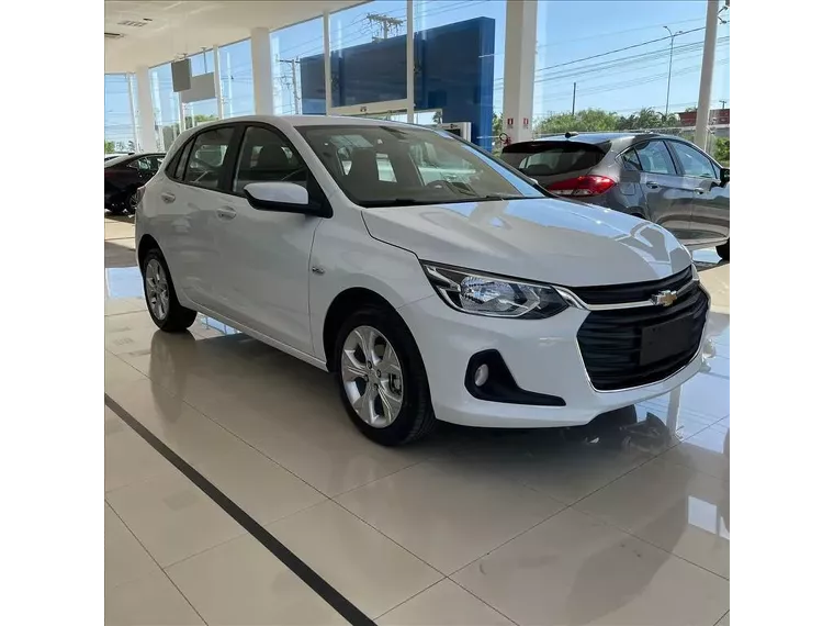 Chevrolet Onix Branco 11