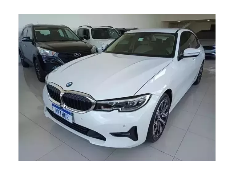 BMW 320i Branco 5