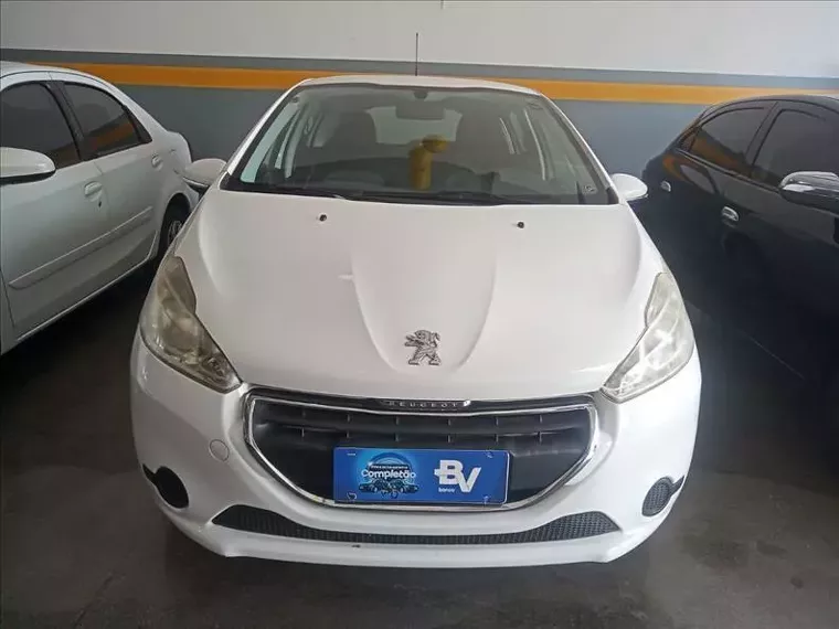 Peugeot 208 Branco 3