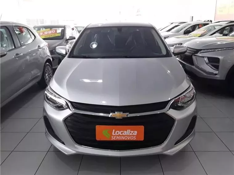 Chevrolet Onix Prata 4