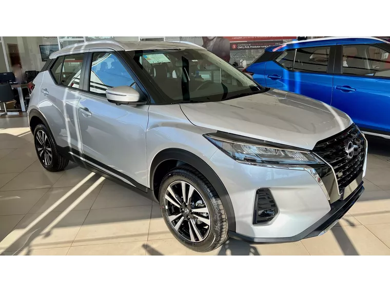 Nissan Kicks Prata 15