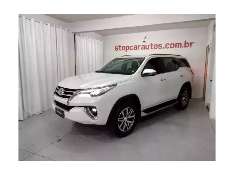 Toyota Hilux SW4 Branco 7