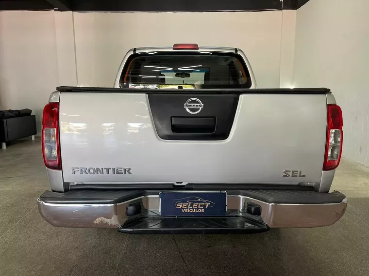 Nissan Frontier Prata 8