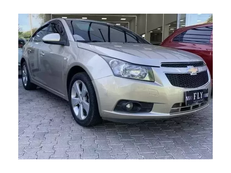 Chevrolet Cruze Bege 4